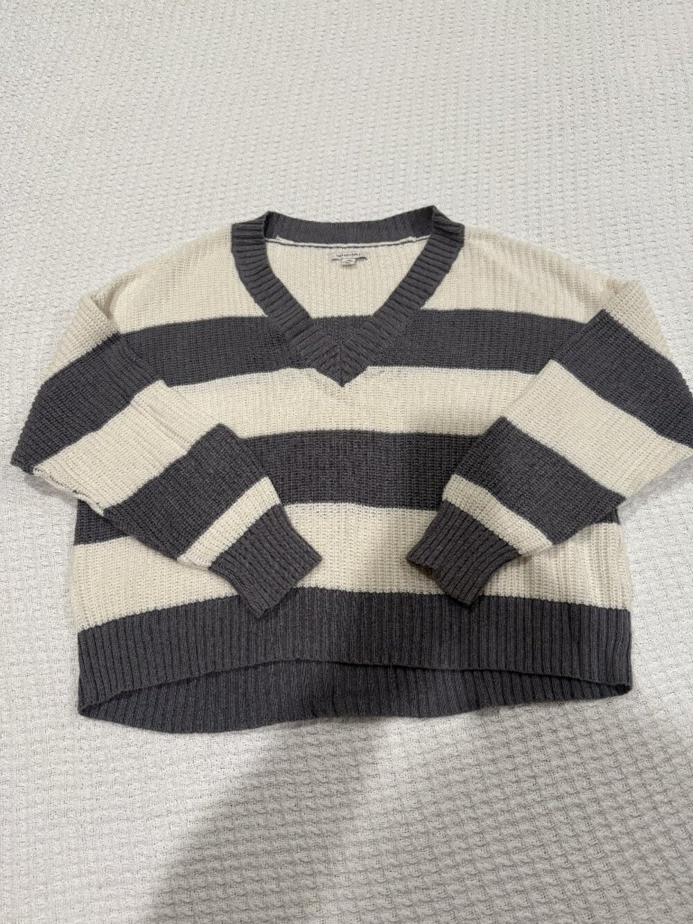 American Eagle Slouchy oversized sweater - size L - cream and gray stripes - EUC